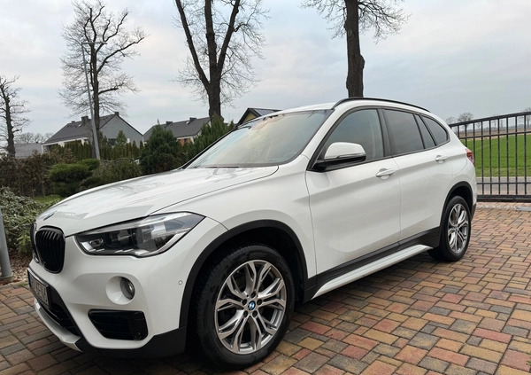 BMW X1 cena 99900 przebieg: 135600, rok produkcji 2018 z Bolesławiec małe 562